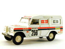 La Land Rover 109 de la marque de modèle réduit Heller