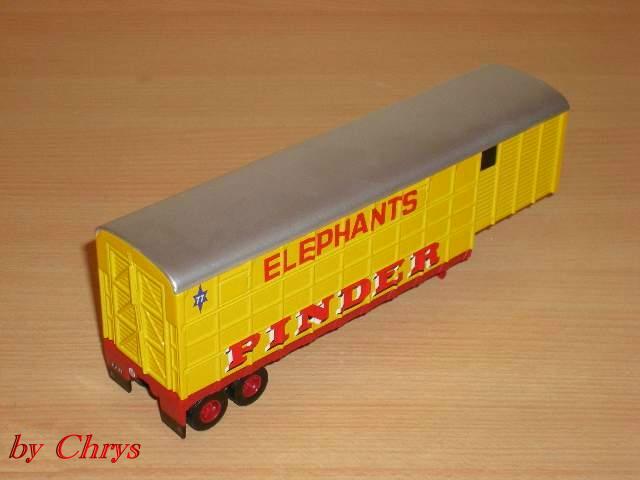 COLLECTION EN LOT de 9 véhicules miniatures du cirque Pinder Altaya 1/43 EUR 90,00 - FR